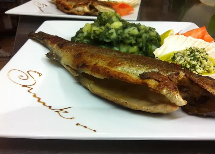 Gostisce Smuk 招待所 2*