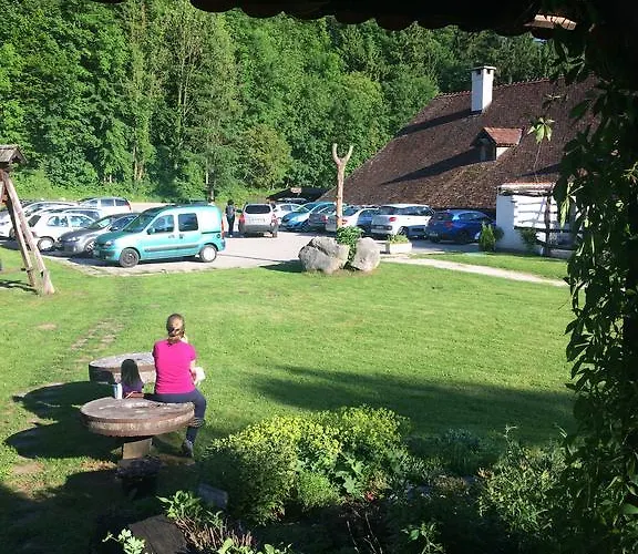 Gostisce Smuk بيت ضيافة