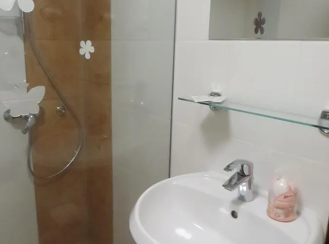 بيت ضيافة Gostisce Smuk 2*